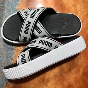 Puma Platform Slide Tape Logo Slipper slip on shoes  black and white size 6.5